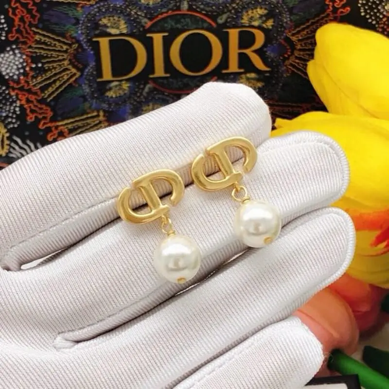 christian dior boucles doreilles pour femme s_12153232